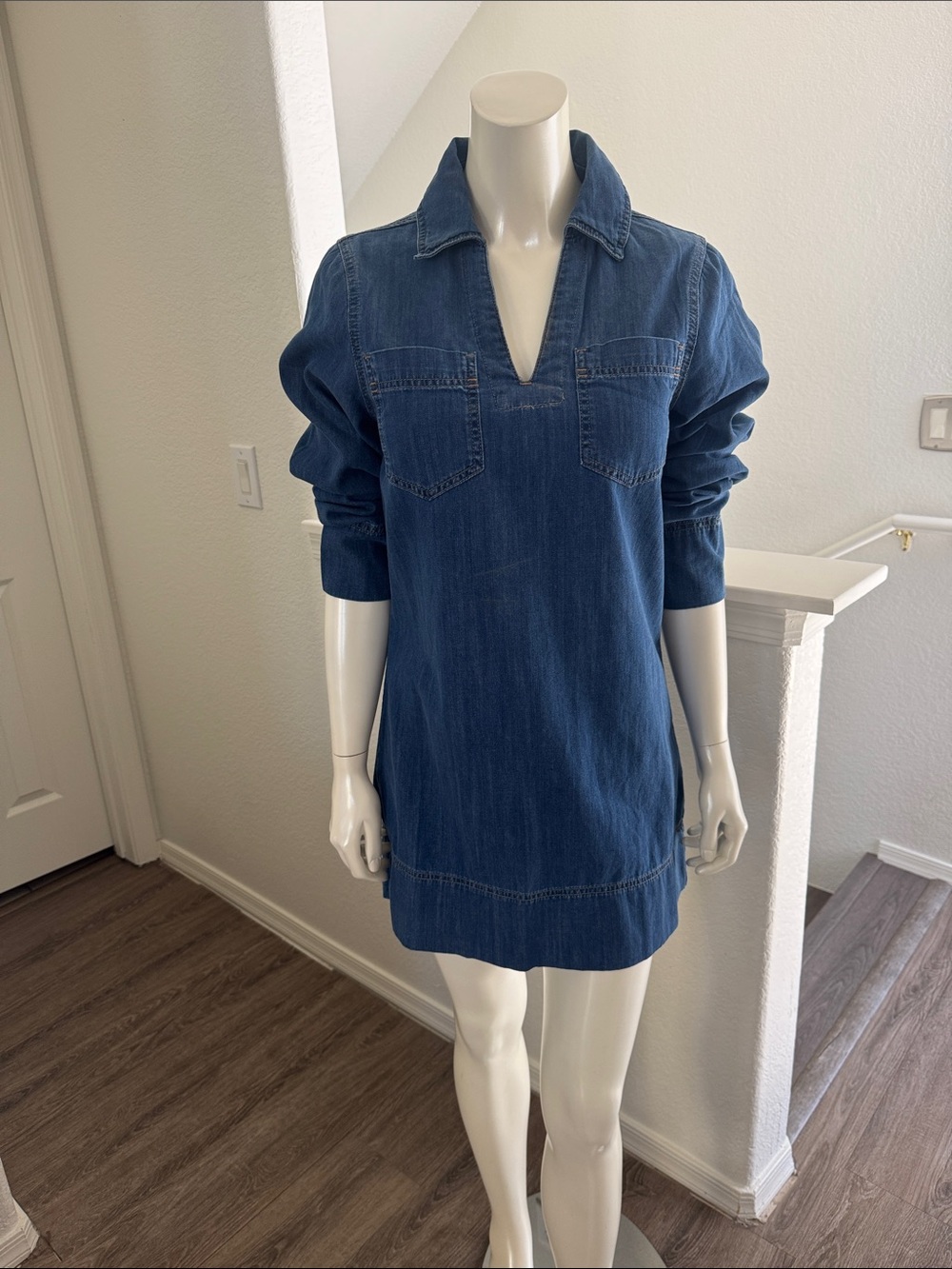 Habitual
Long Sleeve
Popover Denim
Minidress